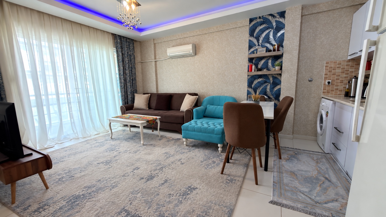 Hurma’daki eşyalı dairenin salonu
