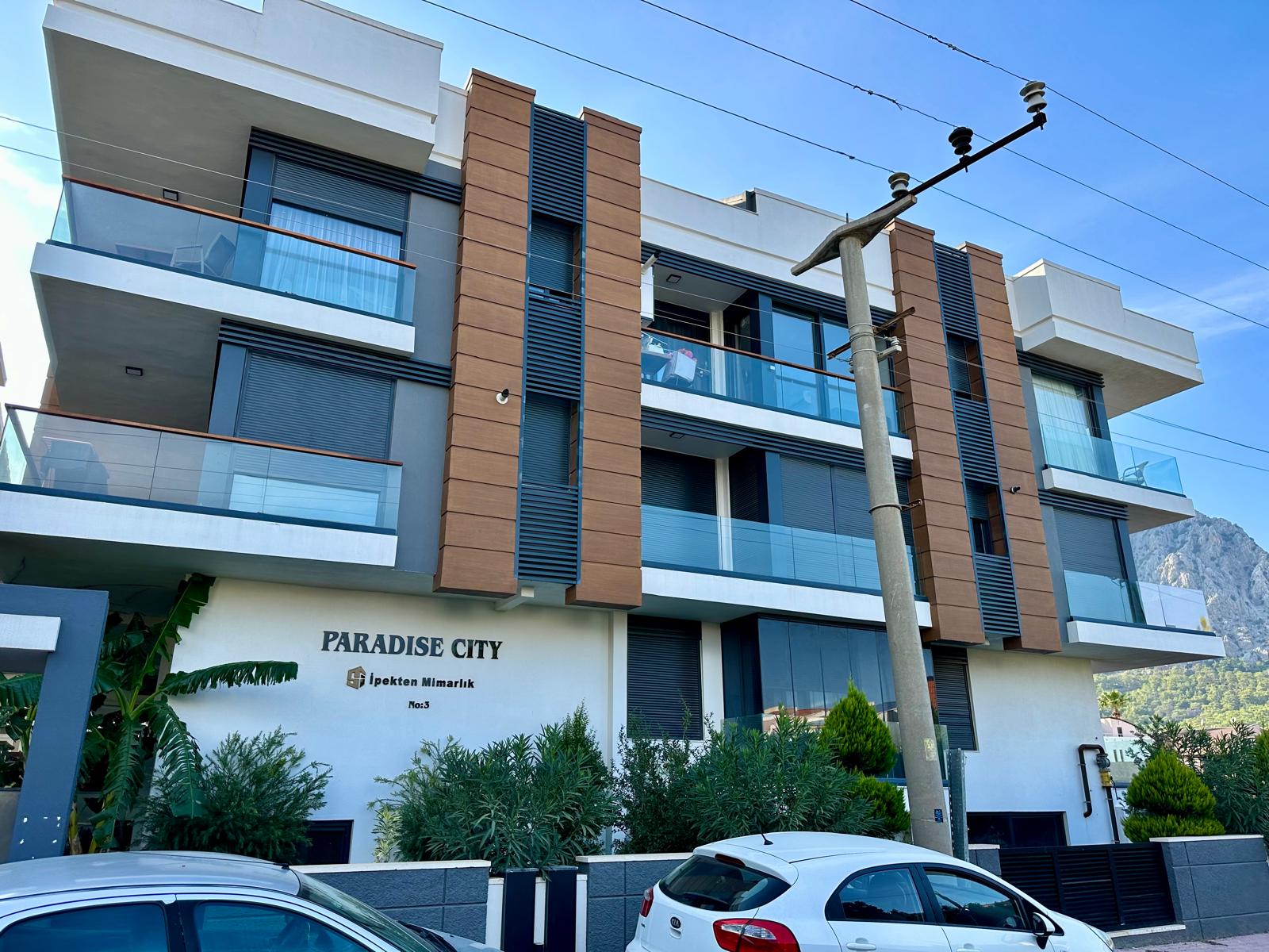 Paradise City binasının dış görünümü