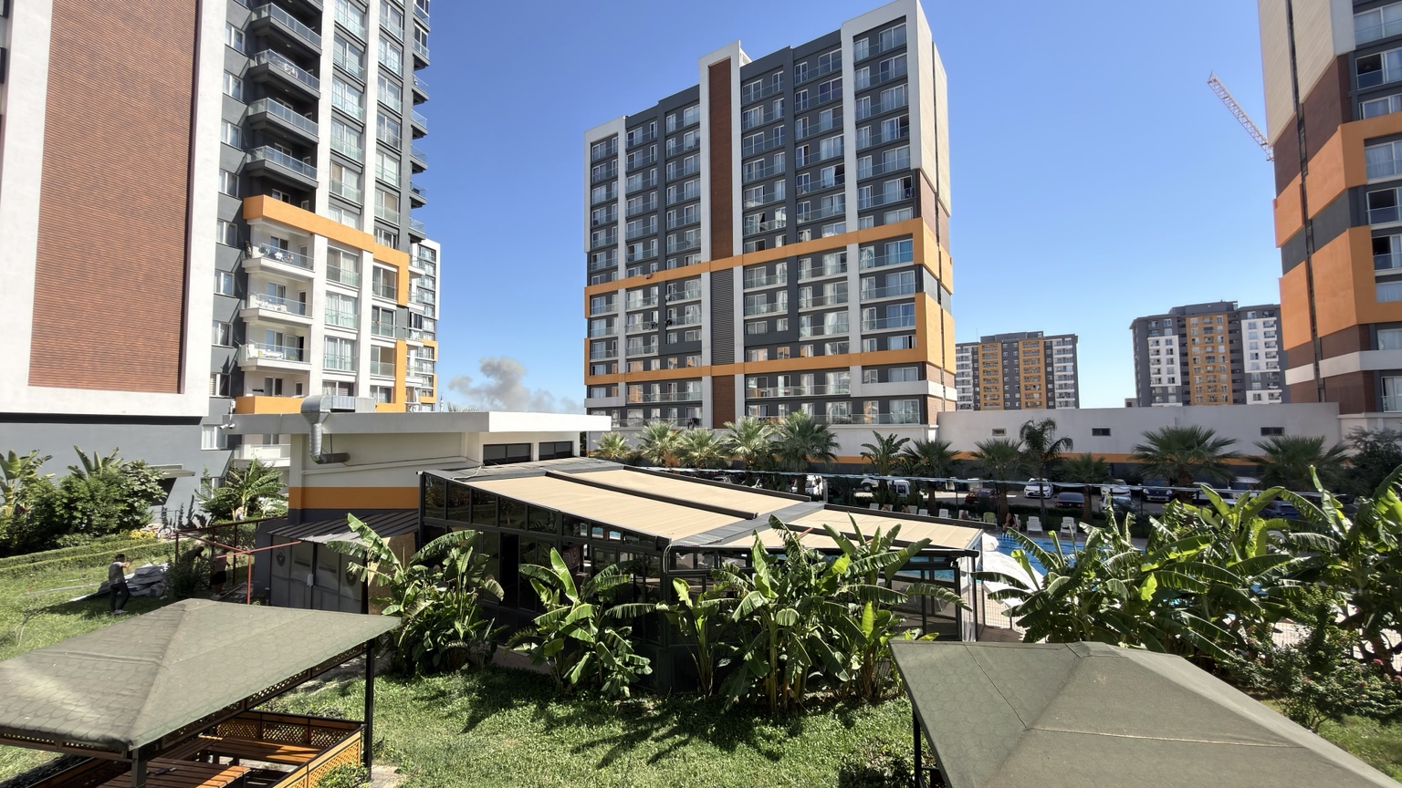 Ekpa 1207 Antalya Prestige sitesi ve havuz alanı