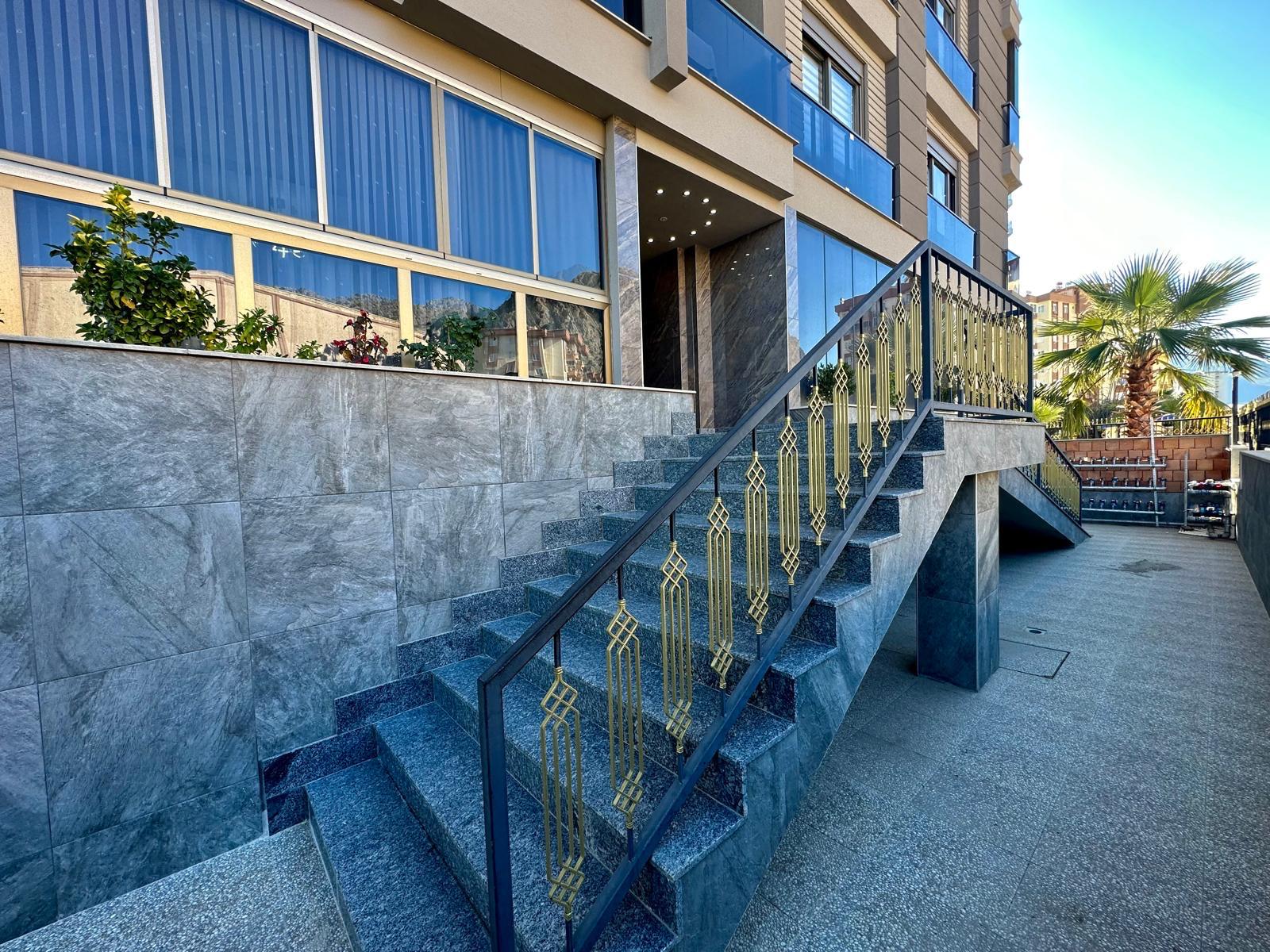 Site giriş merdivenleri